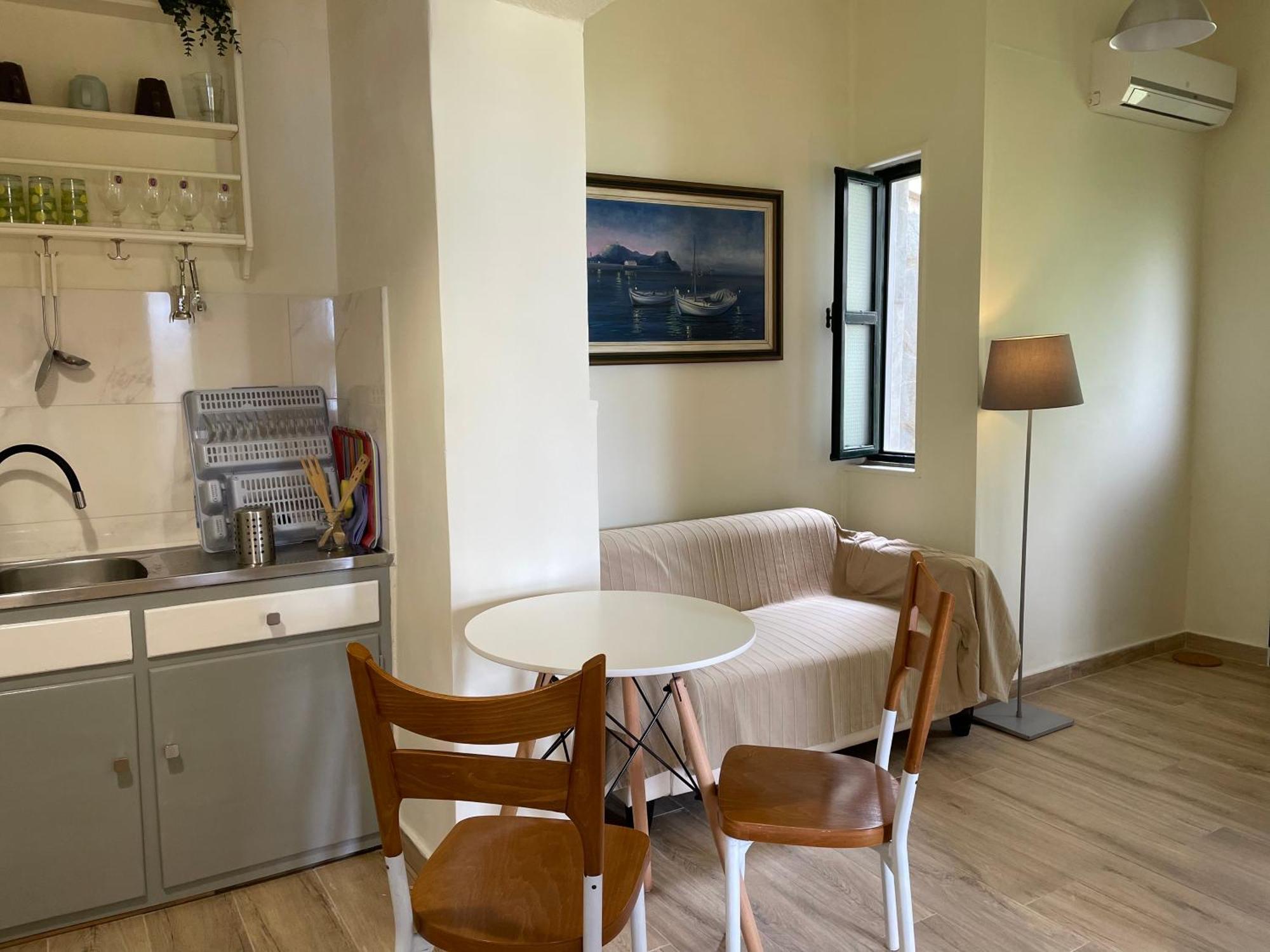 Kontos Mansion Apartment เวนิทเซส ภายนอก รูปภาพ